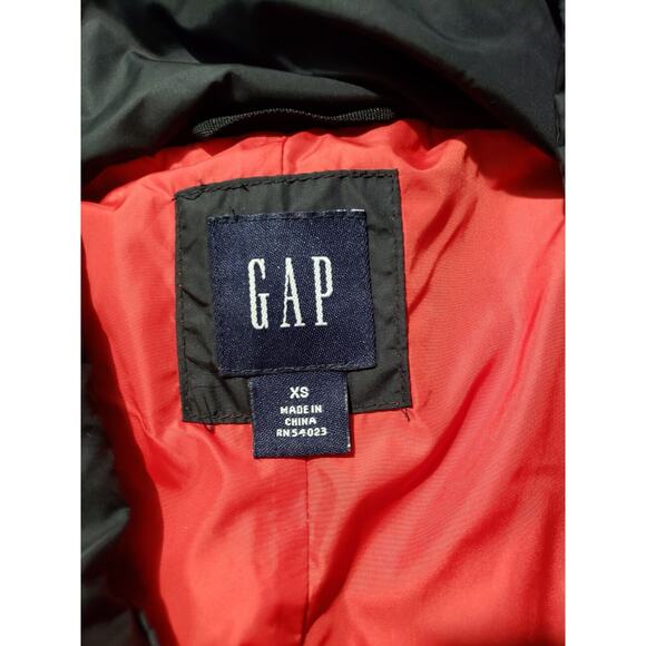 GAP Down Filled Vest Women's Size XS Front Zip Quilted Black w/Red Inner Lining - Picture 7 of 11